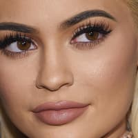 Kylie Jenner Lippenstift Trick quer Kylie Jenner Lippenstift Trick quer