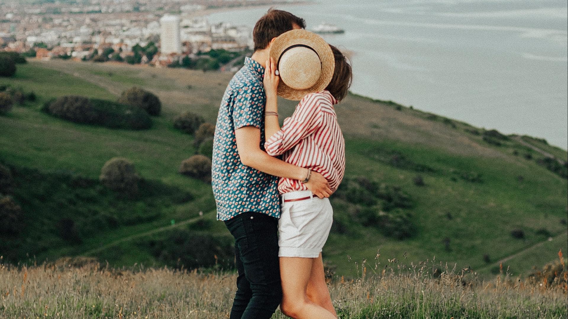 Paar küsst sich Paar küsst sich