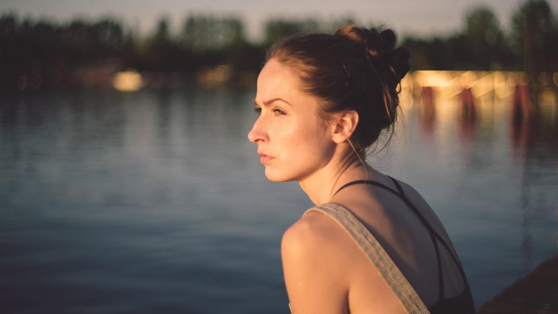 Eifersucht kann richtig weh tun! Eifersucht Mädchen traurig