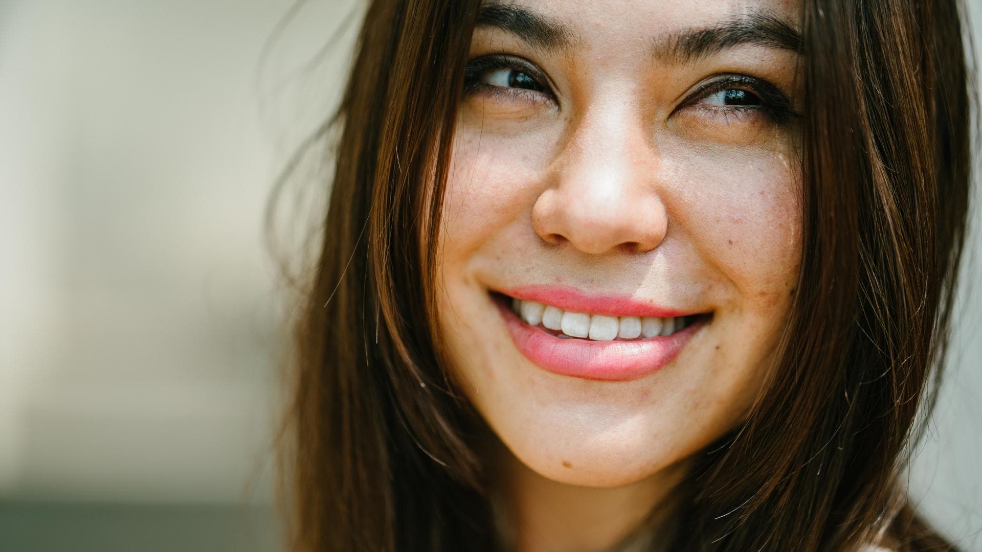 Lippenmaske Brünettes Mädchen