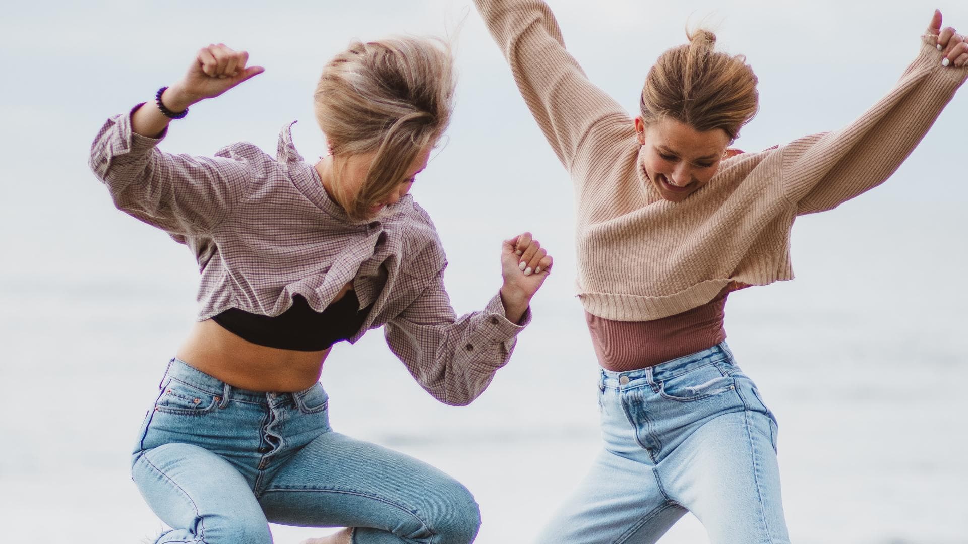 Horoskop Thema Horoskop: Frauen springen in die Luft