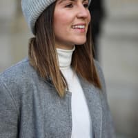 Mittellange Haare mit Mütze Mittellange Haare mit Mütze