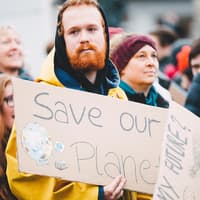 Gibt es bald Nachfüllstationen für Shampoo und Co. in Drogeriemärkten? Gibt es bald Nachfüllstationen für Shampoo und Co. in Drogeriemärkten?