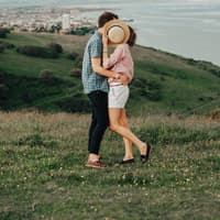 Paar küsst sich Paar küsst sich