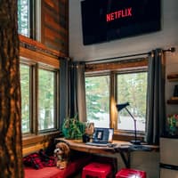 Wegen Corona: Dieser Film wird doch nicht im Kino erscheinen, sondern bei Netflix! Wegen Corona: Dieser Film wird doch nicht im Kino erscheinen, sondern bei Netflix!