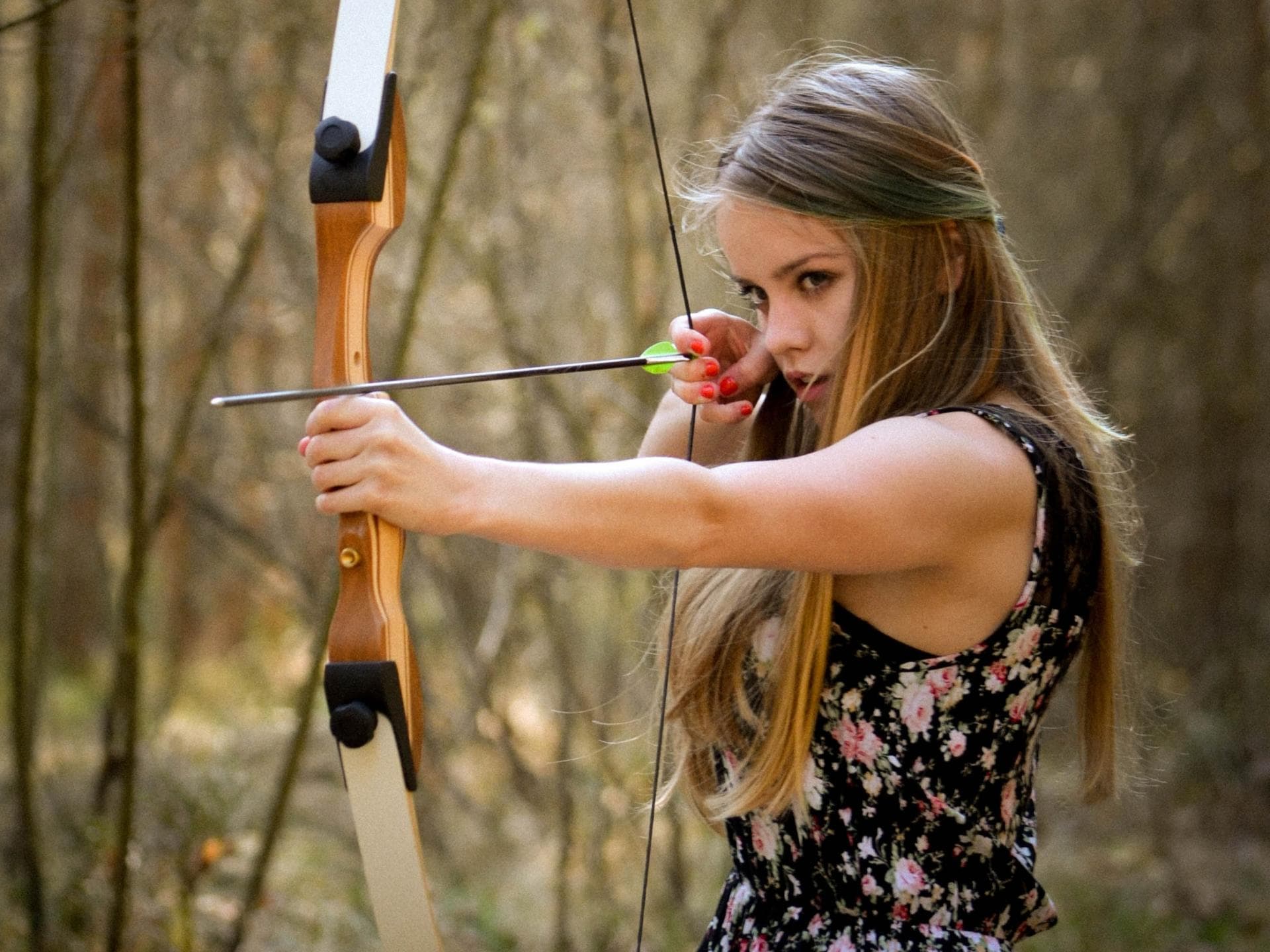 Blogartikel: Gute Vorsätze für das Jahr 2020 und wie du sie durchhältst Mädchen mit Pfeil und Bogen