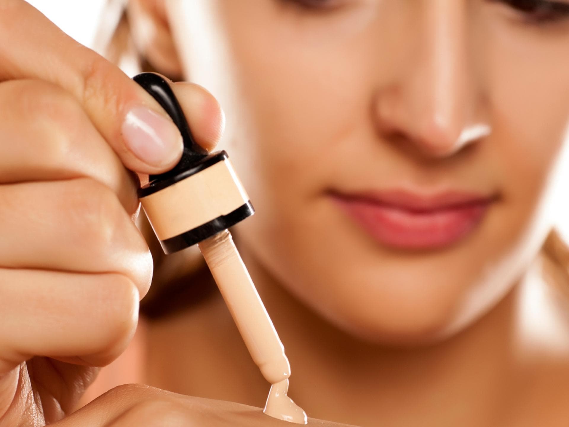 perfekter-Teint-mit-bester-Foundation-der-Welt-quer perfekter-Teint-mit-bester-Foundation-der-Welt-quer